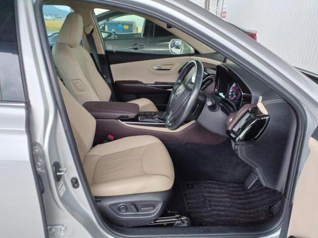 クラウンハイブリッド S Cパッケージ 純正エアロ/保証書/純正 8インチ SDナビ/衝突安全装置/シートヒーター/車線逸脱防止支援システム/シート フルレザー/ヘッドランプ LED/ETC/EBD付ABS/横滑り防止装置 革シート 記録簿(7枚目)