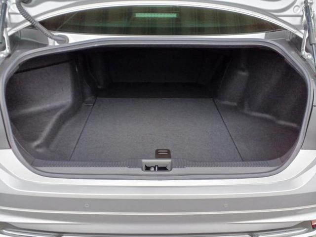 クラウンハイブリッド S Cパッケージ 純正エアロ/保証書/純正 8インチ SDナビ/衝突安全装置/シートヒーター/車線逸脱防止支援システム/シート フルレザー/ヘッドランプ LED/ETC/EBD付ABS/横滑り防止装置 革シート 記録簿(8枚目)