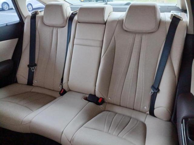 クラウンハイブリッド S Cパッケージ 純正エアロ/保証書/純正 8インチ SDナビ/衝突安全装置/シートヒーター/車線逸脱防止支援システム/シート フルレザー/ヘッドランプ LED/ETC/EBD付ABS/横滑り防止装置 革シート 記録簿(21枚目)