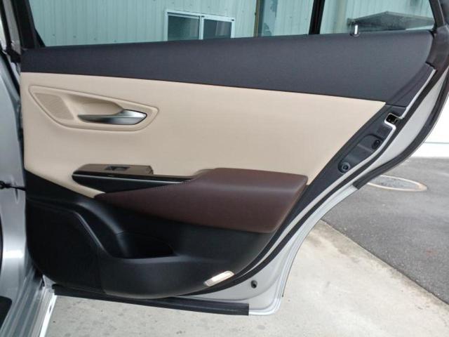 クラウンハイブリッド S Cパッケージ 純正エアロ/保証書/純正 8インチ SDナビ/衝突安全装置/シートヒーター/車線逸脱防止支援システム/シート フルレザー/ヘッドランプ LED/ETC/EBD付ABS/横滑り防止装置 革シート 記録簿(25枚目)