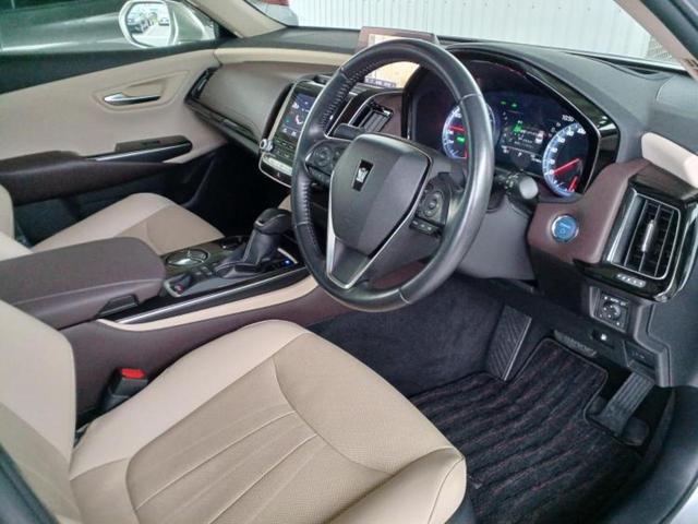 クラウンハイブリッド S Cパッケージ 純正エアロ/保証書/純正 8インチ SDナビ/衝突安全装置/シートヒーター/車線逸脱防止支援システム/シート フルレザー/ヘッドランプ LED/ETC/EBD付ABS/横滑り防止装置 革シート 記録簿(29枚目)