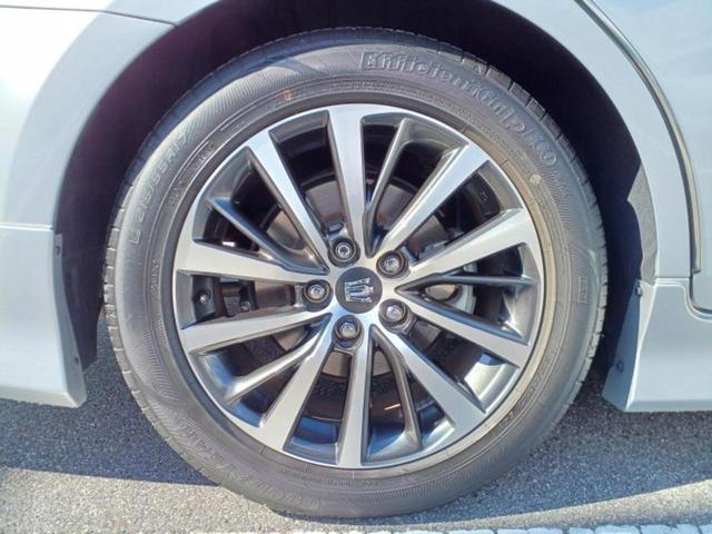 クラウンハイブリッド S Cパッケージ 純正エアロ/保証書/純正 8インチ SDナビ/衝突安全装置/シートヒーター/車線逸脱防止支援システム/シート フルレザー/ヘッドランプ LED/ETC/EBD付ABS/横滑り防止装置 革シート 記録簿(46枚目)