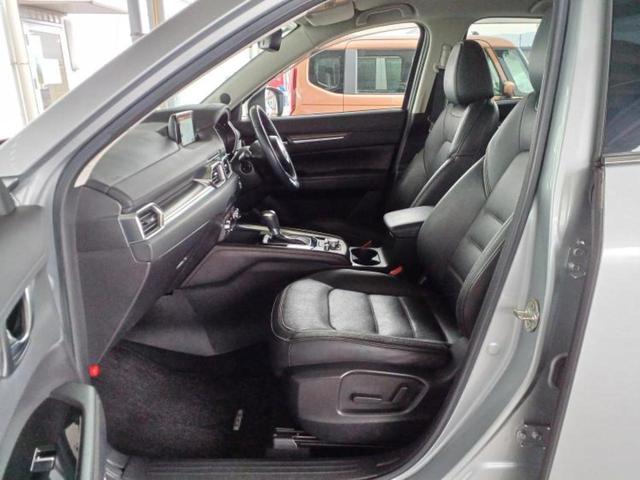 ＣＸ－５ ＸＤ　Ｌパッケージ　ＢＯＳＥ／保証書／純正　ＳＤナビ／衝突安全装置／シートヒーター／車線逸脱防止支援システム／シート　フルレザー／電動バックドア／ヘッドランプ　ＬＥＤ／Ｂｌｕｅｔｏｏｔｈ接続／ＥＴＣ／ＥＢＤ付ＡＢＳ（5枚目）