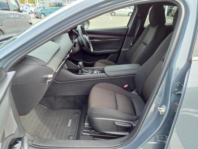 MAZDA3ファストバック 20Sプロアクティブツーリングセレクション エアロ/保証書/純正 SDナビ/衝突安全装置/シートヒーター/360°ビューモニター/車線逸脱防止支援システム/ヘッドランプ LED/Bluetooth接続/ETC/EBD付ABS/横滑り防止装置(5枚目)