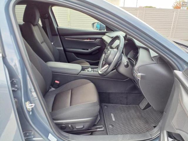 MAZDA3ファストバック 20Sプロアクティブツーリングセレクション エアロ/保証書/純正 SDナビ/衝突安全装置/シートヒーター/360°ビューモニター/車線逸脱防止支援システム/ヘッドランプ LED/Bluetooth接続/ETC/EBD付ABS/横滑り防止装置(19枚目)