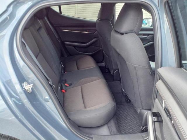 MAZDA3ファストバック 20Sプロアクティブツーリングセレクション エアロ/保証書/純正 SDナビ/衝突安全装置/シートヒーター/360°ビューモニター/車線逸脱防止支援システム/ヘッドランプ LED/Bluetooth接続/ETC/EBD付ABS/横滑り防止装置(20枚目)