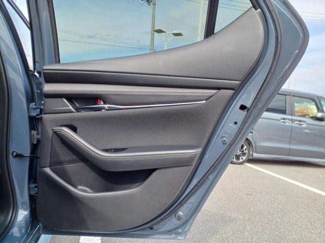 MAZDA3ファストバック 20Sプロアクティブツーリングセレクション エアロ/保証書/純正 SDナビ/衝突安全装置/シートヒーター/360°ビューモニター/車線逸脱防止支援システム/ヘッドランプ LED/Bluetooth接続/ETC/EBD付ABS/横滑り防止装置(26枚目)