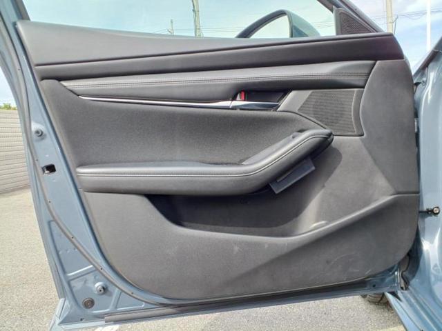 MAZDA3ファストバック 20Sプロアクティブツーリングセレクション エアロ/保証書/純正 SDナビ/衝突安全装置/シートヒーター/360°ビューモニター/車線逸脱防止支援システム/ヘッドランプ LED/Bluetooth接続/ETC/EBD付ABS/横滑り防止装置(27枚目)