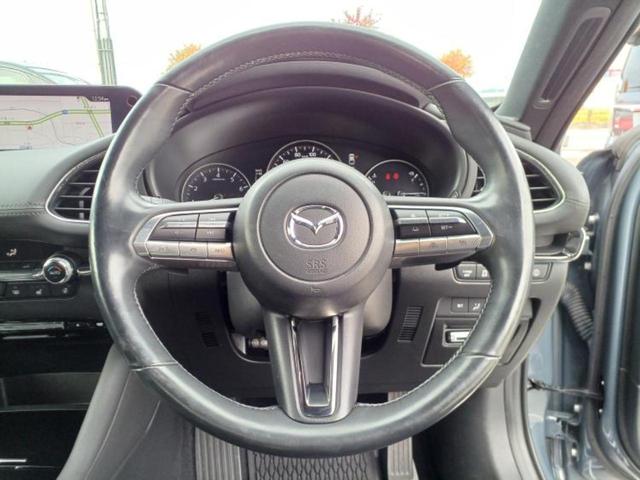 MAZDA3ファストバック 20Sプロアクティブツーリングセレクション エアロ/保証書/純正 SDナビ/衝突安全装置/シートヒーター/360°ビューモニター/車線逸脱防止支援システム/ヘッドランプ LED/Bluetooth接続/ETC/EBD付ABS/横滑り防止装置(32枚目)