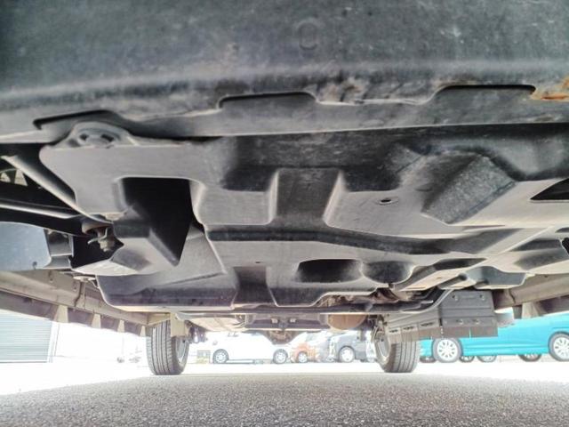 エブリイワゴン ＰＺターボスペシャル　新品タイヤ／保証書／社外　ＳＤナビ／衝突安全装置／両側電動スライドドア／ヘッドランプ　ＨＩＤ／ＥＴＣ／ＥＢＤ付ＡＢＳ／横滑り防止装置／フルセグＴＶ／エアバッグ　運転席／エアバッグ　助手席　記録簿（41枚目）