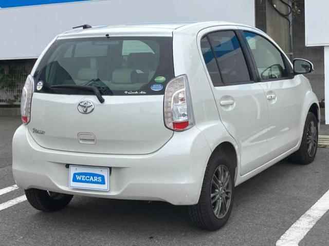 パッソ プラスハナＧパッケージ　新品タイヤ／社外　ＨＤＤナビ／ＥＴＣ／ＥＢＤ付ＡＢＳ／横滑り防止装置／アイドリングストップ／バックモニター／フルセグＴＶ／禁煙車／エアバッグ　運転席／エアバッグ　助手席　バックカメラ　盗難防止装置（3枚目）