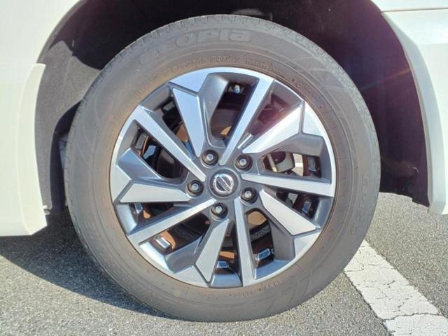 セレナ ハイウェイスターＶ　新品タイヤ／純正　９インチ　メモリーナビ／インテリジェントルームミラー／エマージェンシーブレーキ／両側電動スライドドア／アラウンドビューモニター／車線逸脱防止支援システム／プロパイロット　全周囲カメラ（47枚目）