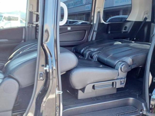 セレナ ライダーブラックラインHV 純正 8インチ SDナビ/フリップダウンモニター 純正 10.2インチ/両側電動スライドドア/ヘッドランプ HID/ETC/EBD付ABS/横滑り防止装置/アイドリングストップ ローダウン 記録簿(23枚目)