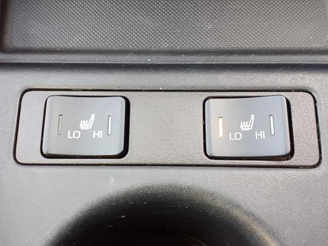 プリウス Ｓツーリングセレクション　新品タイヤ／純正エアロ／保証書／ディスプレイオーディオ＋ナビ８インチ／衝突安全装置／シートヒーター／車線逸脱防止支援システム／シート　合皮／ヘッドランプ　ＬＥＤ／ＵＳＢジャック　衝突被害軽減システム（17枚目）