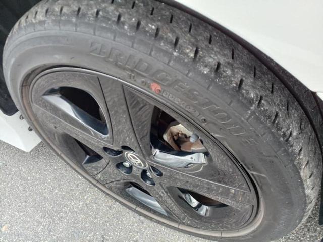 プリウス Ｓツーリングセレクション　新品タイヤ／純正エアロ／保証書／ディスプレイオーディオ＋ナビ８インチ／衝突安全装置／シートヒーター／車線逸脱防止支援システム／シート　合皮／ヘッドランプ　ＬＥＤ／ＵＳＢジャック　衝突被害軽減システム（48枚目）