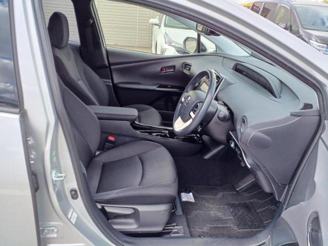 プリウス Ｓセーフティプラス　保証書／純正　ＳＤナビ／衝突安全装置／車線逸脱防止支援システム／パーキングアシスト　バックガイド／パーキングアシスト　自動操舵／ヘッドランプ　ＬＥＤ／Ｂｌｕｅｔｏｏｔｈ接続／ＥＴＣ　バックカメラ（19枚目）