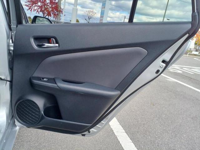 プリウス Ｓセーフティプラス　保証書／純正　ＳＤナビ／衝突安全装置／車線逸脱防止支援システム／パーキングアシスト　バックガイド／パーキングアシスト　自動操舵／ヘッドランプ　ＬＥＤ／Ｂｌｕｅｔｏｏｔｈ接続／ＥＴＣ　バックカメラ（26枚目）