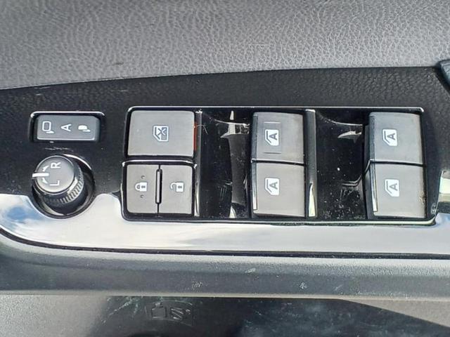 プリウス Ｓセーフティプラス　保証書／純正　ＳＤナビ／衝突安全装置／車線逸脱防止支援システム／パーキングアシスト　バックガイド／パーキングアシスト　自動操舵／ヘッドランプ　ＬＥＤ／Ｂｌｕｅｔｏｏｔｈ接続／ＥＴＣ　バックカメラ（36枚目）