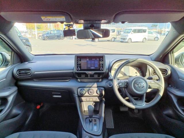 ヤリス Ｘ　保証書／ディスプレイオーディオ＋ナビ／衝突安全装置／車線逸脱防止支援システム／パーキングアシスト　バックガイド／Ｂｌｕｅｔｏｏｔｈ接続／ＥＴＣ／ＥＢＤ付ＡＢＳ／横滑り防止装置　衝突被害軽減システム（4枚目）