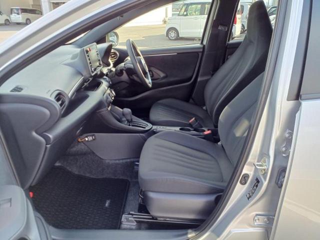 ヤリス Ｘ　保証書／ディスプレイオーディオ＋ナビ／衝突安全装置／車線逸脱防止支援システム／パーキングアシスト　バックガイド／Ｂｌｕｅｔｏｏｔｈ接続／ＥＴＣ／ＥＢＤ付ＡＢＳ／横滑り防止装置　衝突被害軽減システム（5枚目）