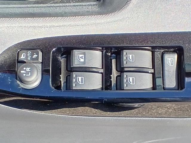 こちらのお車はいかがでしょうか？少しでも気になっていただけましたら是非お問い合わせください！さらにお車の詳細をお送りいたします！