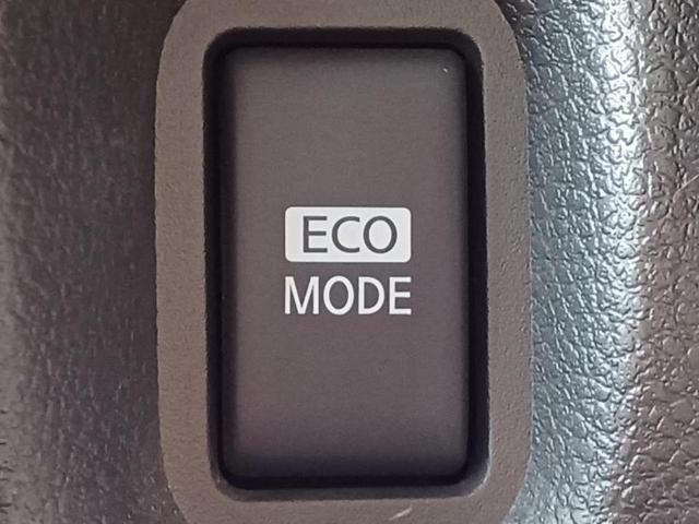 キューブ １５Ｘ　純正　ＳＤナビ／ヘッドランプ　ＨＩＤ／Ｂｌｕｅｔｏｏｔｈ接続／ＥＴＣ／ＥＢＤ付ＡＢＳ／フルセグＴＶ／エアバッグ　運転席／エアバッグ　助手席／パワーウインドウ／エンジンスタートボタン　ワンオーナー（15枚目）