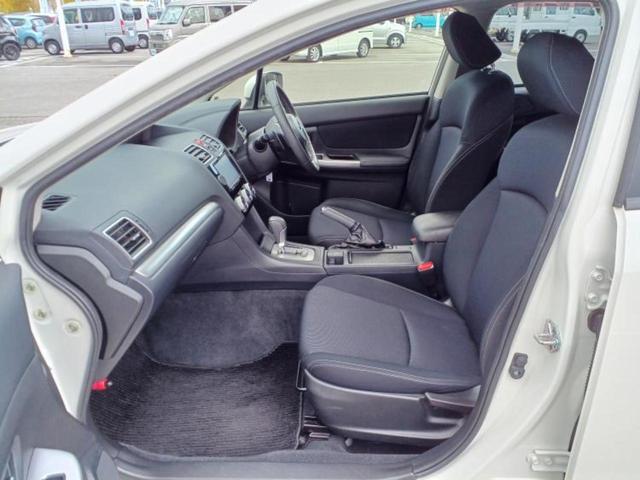 インプレッサスポーツ １．６ｉ－Ｌ　新品タイヤ／社外　ＳＤナビ／ヘッドランプ　ＨＩＤ／Ｂｌｕｅｔｏｏｔｈ接続／ＥＴＣ／ＥＢＤ付ＡＢＳ／横滑り防止装置／アイドリングストップ／バックモニター／フルセグＴＶ／エアバッグ　運転席　バックカメラ（5枚目）