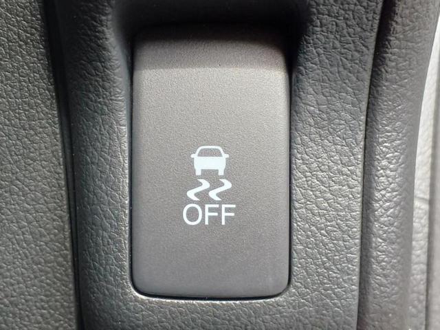 N-BOXカスタム G・Lパッケージ 新品タイヤ/保証書/社外 SDナビ/電動スライドドア/ヘッドランプ HID/ETC/EBD付ABS/横滑り防止装置/アイドリングストップ/バックモニター/フルセグTV/DVD/エアバッグ 運転席(16枚目)