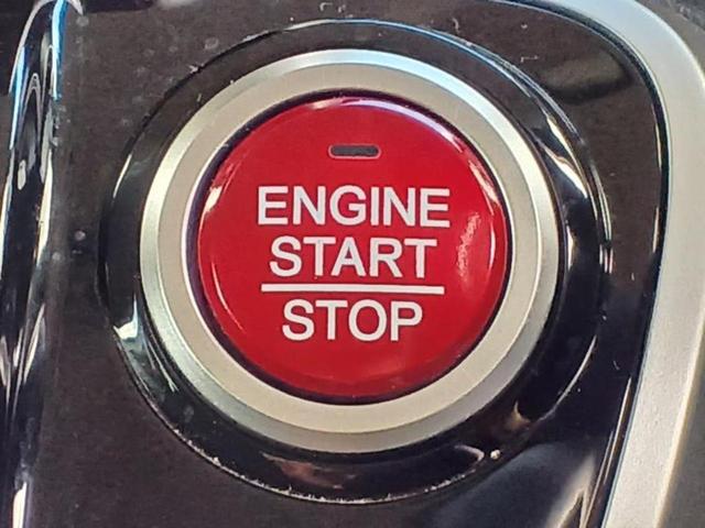 N-BOXカスタム G・Lパッケージ 新品タイヤ/保証書/社外 SDナビ/電動スライドドア/ヘッドランプ HID/ETC/EBD付ABS/横滑り防止装置/アイドリングストップ/バックモニター/フルセグTV/DVD/エアバッグ 運転席(17枚目)