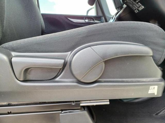 N-BOXカスタム G・Lパッケージ 新品タイヤ/保証書/社外 SDナビ/電動スライドドア/ヘッドランプ HID/ETC/EBD付ABS/横滑り防止装置/アイドリングストップ/バックモニター/フルセグTV/DVD/エアバッグ 運転席(18枚目)