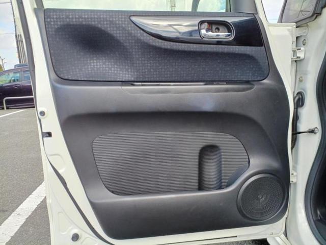 N-BOXカスタム G・Lパッケージ 新品タイヤ/保証書/社外 SDナビ/電動スライドドア/ヘッドランプ HID/ETC/EBD付ABS/横滑り防止装置/アイドリングストップ/バックモニター/フルセグTV/DVD/エアバッグ 運転席(27枚目)