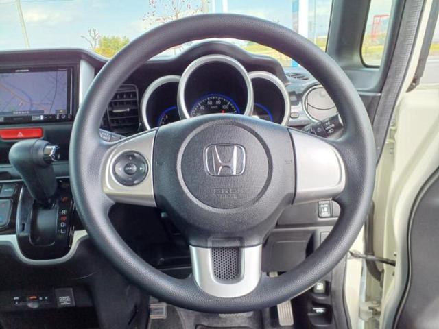 N-BOXカスタム G・Lパッケージ 新品タイヤ/保証書/社外 SDナビ/電動スライドドア/ヘッドランプ HID/ETC/EBD付ABS/横滑り防止装置/アイドリングストップ/バックモニター/フルセグTV/DVD/エアバッグ 運転席(32枚目)