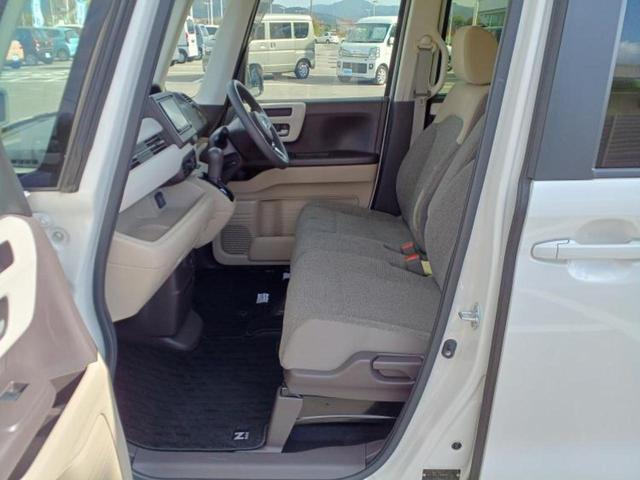 N-BOX G・Lホンダセンシング 新品タイヤ/保証書/社外 SDナビ/電動スライドドア/パーキングアシスト バックガイド/ヘッドランプ LED/ETC/EBD付ABS/横滑り防止装置/アイドリングストップ バックカメラ DVD再生(5枚目)