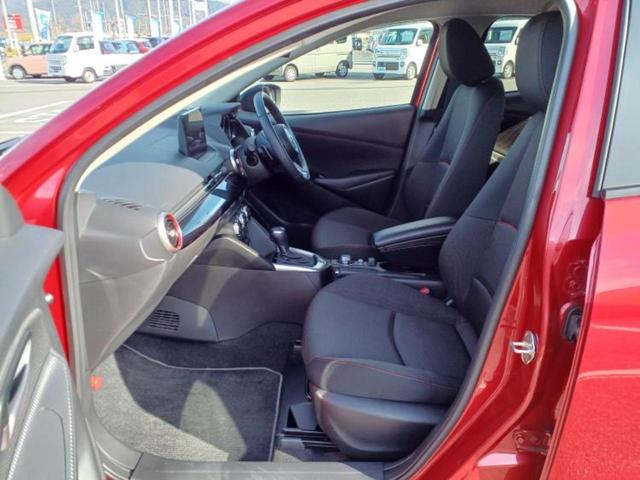 ＭＡＺＤＡ２ １５Ｓブラックトーンエディション　保証書／純正　ＳＤナビ／衝突安全装置／３６０°ビューモニター／車線逸脱防止支援システム／ヘッドランプ　ＬＥＤ／ＥＴＣ／ＥＢＤ付ＡＢＳ／横滑り防止装置／アイドリングストップ／クルーズコントロール（4枚目）