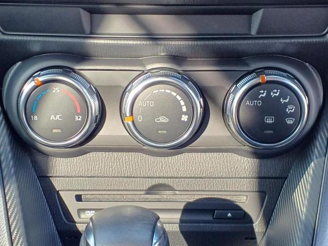 ＭＡＺＤＡ２ １５Ｓブラックトーンエディション　保証書／純正　ＳＤナビ／衝突安全装置／３６０°ビューモニター／車線逸脱防止支援システム／ヘッドランプ　ＬＥＤ／ＥＴＣ／ＥＢＤ付ＡＢＳ／横滑り防止装置／アイドリングストップ／クルーズコントロール（10枚目）