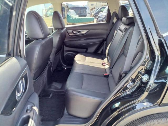 エクストレイル ４ＷＤ２０Ｘエマブレパッケージ　新品タイヤ／純正　ＳＤナビ／エマージェンシーブレーキ／シートヒーター／アラウンドビューモニター／車線逸脱防止支援システム／シート　撥水加工／電動バックドア／ヘッドランプ　ＬＥＤ　衝突被害軽減システム（6枚目）