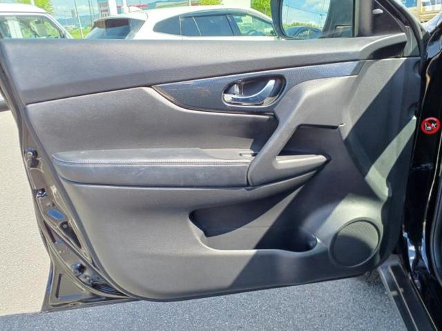 エクストレイル ４ＷＤ２０Ｘエマブレパッケージ　新品タイヤ／純正　ＳＤナビ／エマージェンシーブレーキ／シートヒーター／アラウンドビューモニター／車線逸脱防止支援システム／シート　撥水加工／電動バックドア／ヘッドランプ　ＬＥＤ　衝突被害軽減システム（27枚目）