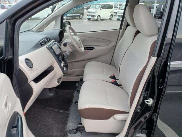 デイズ Ｊ　保証書／社外　ＳＤナビ／ＥＢＤ付ＡＢＳ／フルセグＴＶ／エアバッグ　運転席／エアバッグ　助手席／アルミホイール　社外　１４インチ／パワーウインドウ／キーレスエントリー／パワーステアリング（5枚目）