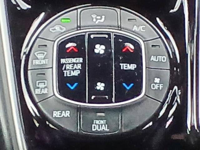 ヴォクシー ＺＳキラメキ２　新品タイヤ／保証書／純正　１０インチ　ＳＤナビ／フリップダウンモニター　純正　１２．８インチ／トヨタセーフティセンス／両側電動スライドドア／車線逸脱防止支援システム／ヘッドランプ　ＬＥＤ　バックカメラ（12枚目）