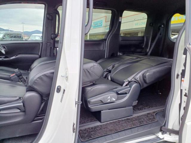 ヴォクシー ＺＳキラメキ２　新品タイヤ／保証書／純正　１０インチ　ＳＤナビ／フリップダウンモニター　純正　１２．８インチ／トヨタセーフティセンス／両側電動スライドドア／車線逸脱防止支援システム／ヘッドランプ　ＬＥＤ　バックカメラ（23枚目）