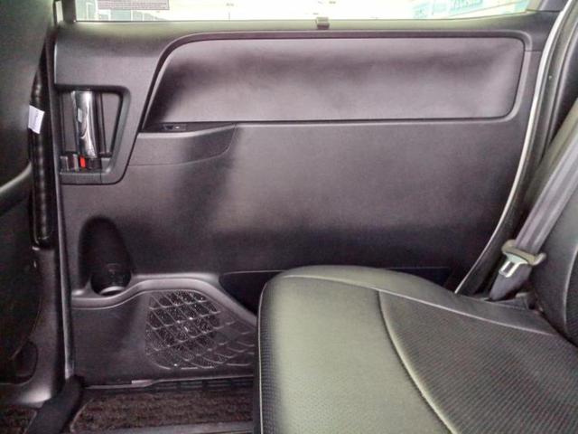 ヴォクシー ＺＳキラメキ２　新品タイヤ／保証書／純正　１０インチ　ＳＤナビ／フリップダウンモニター　純正　１２．８インチ／トヨタセーフティセンス／両側電動スライドドア／車線逸脱防止支援システム／ヘッドランプ　ＬＥＤ　バックカメラ（26枚目）