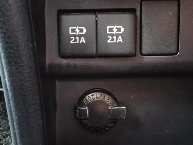 ヴォクシー ＺＳキラメキ２　新品タイヤ／保証書／純正　１０インチ　ＳＤナビ／フリップダウンモニター　純正　１２．８インチ／トヨタセーフティセンス／両側電動スライドドア／車線逸脱防止支援システム／ヘッドランプ　ＬＥＤ　バックカメラ（35枚目）