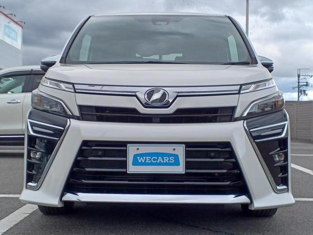 ヴォクシー ＺＳキラメキ２　新品タイヤ／保証書／純正　１０インチ　ＳＤナビ／フリップダウンモニター　純正　１２．８インチ／トヨタセーフティセンス／両側電動スライドドア／車線逸脱防止支援システム／ヘッドランプ　ＬＥＤ　バックカメラ（40枚目）