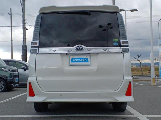 ヴォクシー ＺＳキラメキ２　新品タイヤ／保証書／純正　１０インチ　ＳＤナビ／フリップダウンモニター　純正　１２．８インチ／トヨタセーフティセンス／両側電動スライドドア／車線逸脱防止支援システム／ヘッドランプ　ＬＥＤ　バックカメラ（41枚目）