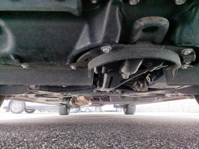 ヴォクシー ＺＳキラメキ２　新品タイヤ／保証書／純正　１０インチ　ＳＤナビ／フリップダウンモニター　純正　１２．８インチ／トヨタセーフティセンス／両側電動スライドドア／車線逸脱防止支援システム／ヘッドランプ　ＬＥＤ　バックカメラ（42枚目）