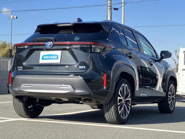 ヤリスクロス ハイブリッドＺアドベンチャー　新品タイヤ／保証書／ディスプレイオーディオ＋ナビ８インチ／衝突安全装置／シートヒーター／車線逸脱防止支援システム／シート　ハーフレザー／ヘッドランプ　ＬＥＤ／ＵＳＢジャック　衝突被害軽減システム（3枚目）