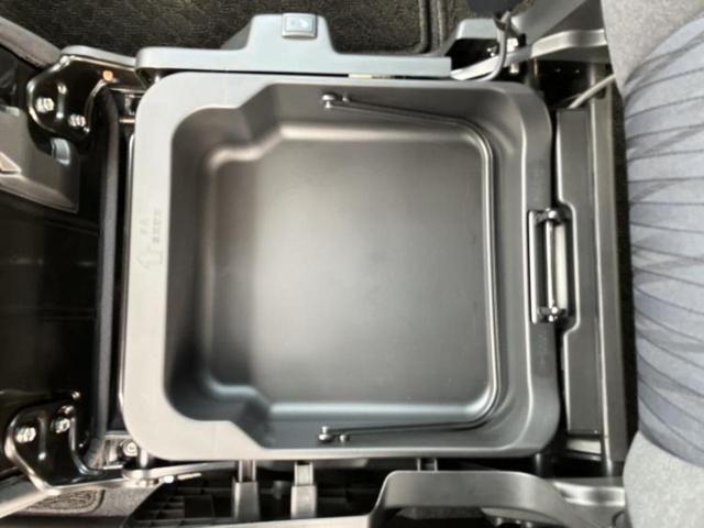 ソリオ ハイブリッドＭＺ　純正　８インチ　ナビ／衝突安全装置／両側電動スライドドア／シートヒーター　前席／全方位モニター／車線逸脱防止支援システム／ヘッドランプ　ＬＥＤ／ＵＳＢジャック／Ｂｌｕｅｔｏｏｔｈ接続／ＥＴＣ（39枚目）