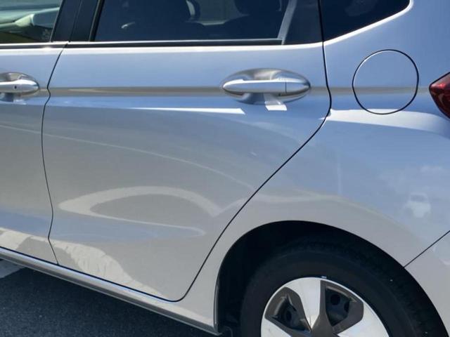 フィットハイブリッド ハイブリッド・Lホンダセンシング 新品タイヤ/純正 SDナビ/シート ハーフレザー/ヘッドランプ LED/Bluetooth接続/ETC/EBD付ABS/横滑り防止装置/アイドリングストップ/バックモニター/フルセグTV バックカメラ(7枚目)