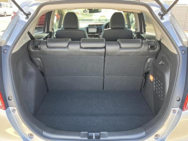 フィットハイブリッド ハイブリッド・Lホンダセンシング 新品タイヤ/純正 SDナビ/シート ハーフレザー/ヘッドランプ LED/Bluetooth接続/ETC/EBD付ABS/横滑り防止装置/アイドリングストップ/バックモニター/フルセグTV バックカメラ(8枚目)