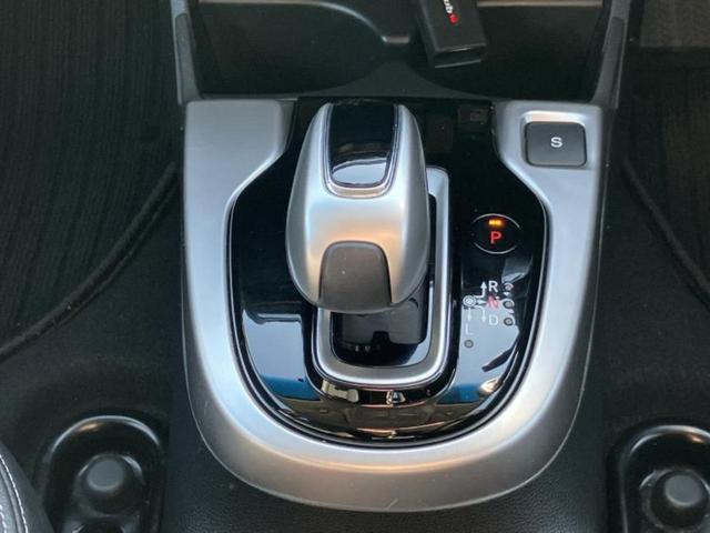 フィットハイブリッド ハイブリッド・Lホンダセンシング 新品タイヤ/純正 SDナビ/シート ハーフレザー/ヘッドランプ LED/Bluetooth接続/ETC/EBD付ABS/横滑り防止装置/アイドリングストップ/バックモニター/フルセグTV バックカメラ(17枚目)